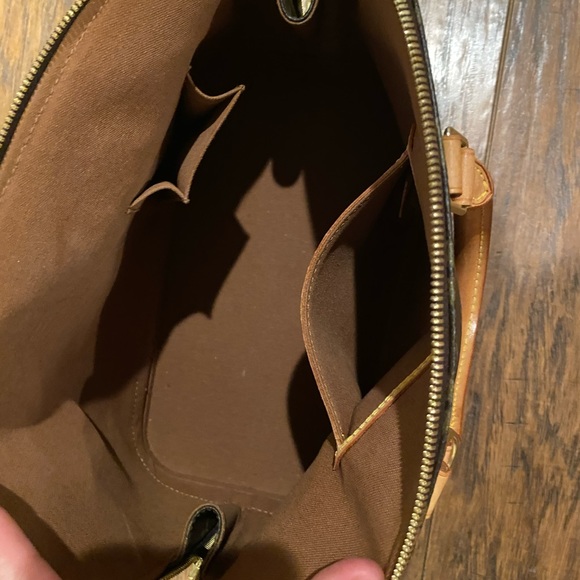Authentic LOUIS VUITTON Monogram Alma - Picture 4 of 7